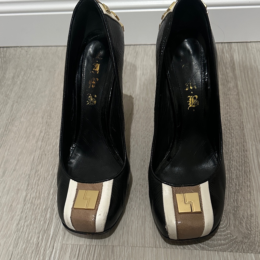 Vero Cuoio Black And Brown Heels With Gold Accent Lamb